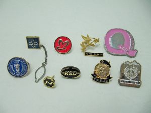 Copper casting into the color badge